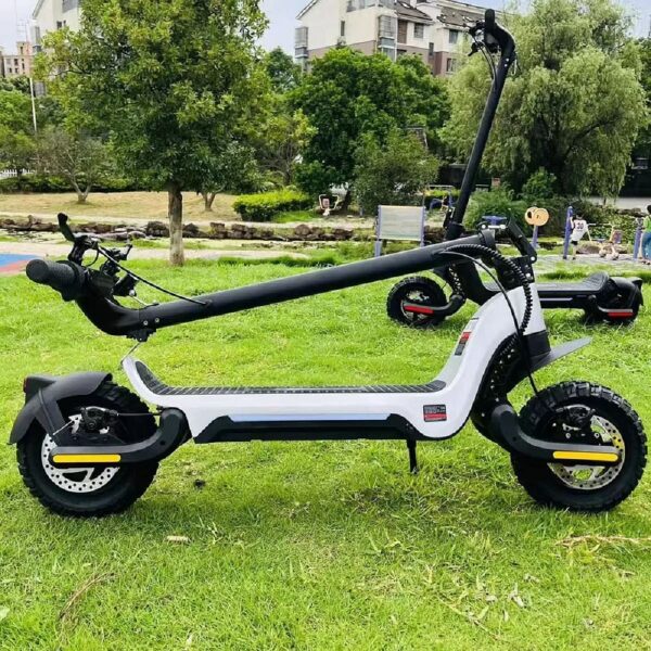 Trottinette Électrique AOVOPRO Aovo K9 – 45 km/h – Autonomie 60 km – Moteur 1100W – Pneus 10" Tout-Terrain – Image 4