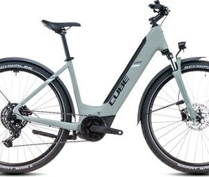 VTC Électrique Cube Nuride Hybrid Performance 500 Allroad Easy Entry Shimano Cues 9V 500 Wh 29'' Gris Vert Swamp 2025
