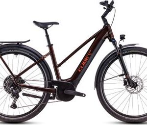VTC Électrique Cube Touring Hybrid Pro 625 Trapeze Shimano Cues 11V 625 Wh 700 mm Marron Orange Cinnamon 2025